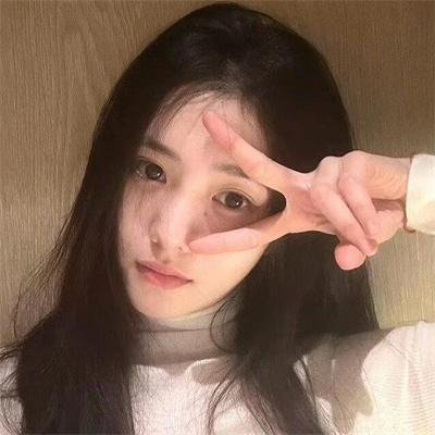 女孩舞步
